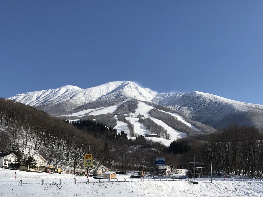 秋田駒ヶ岳とたざわ湖スキー場の現在