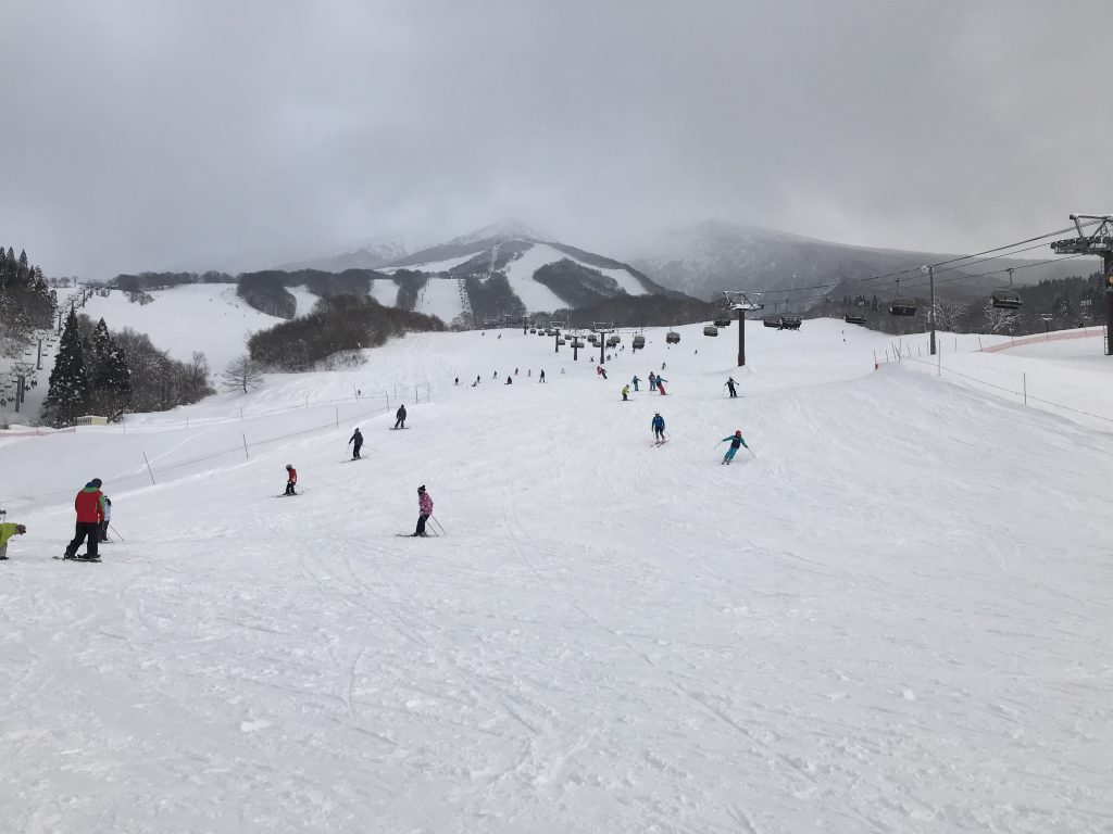 たざわ湖スキー場、賑わっていました