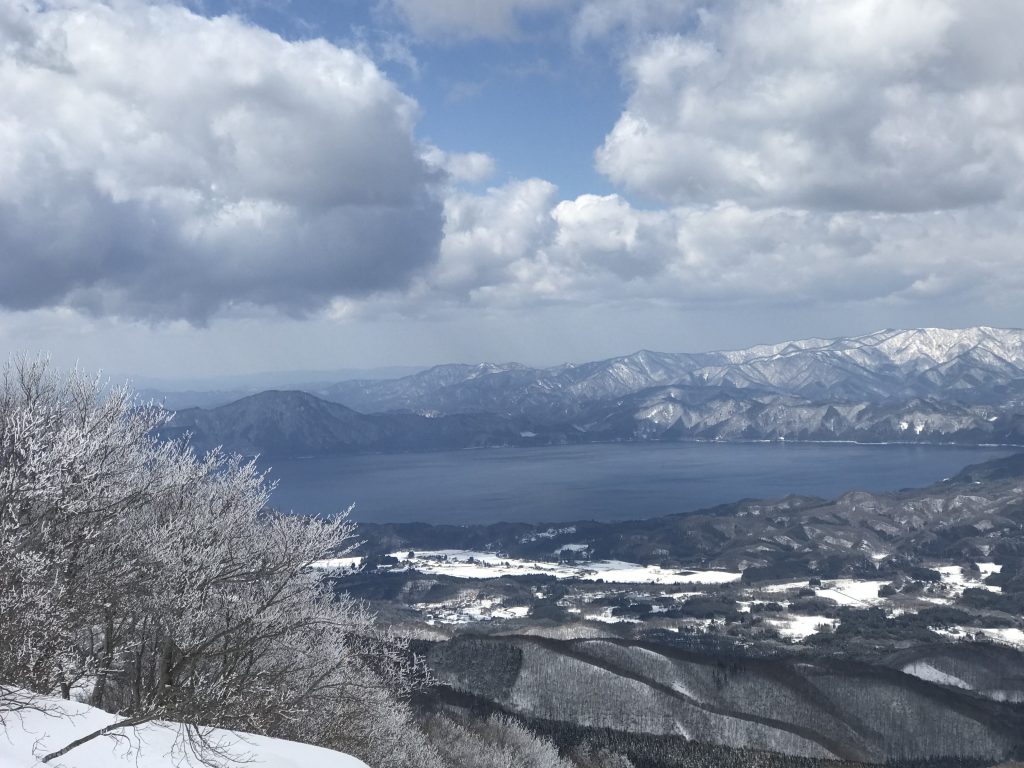 霧氷と田沢湖を眺めながら･･･