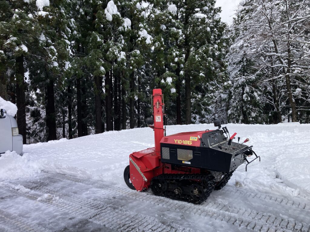 今季初、除雪機出動