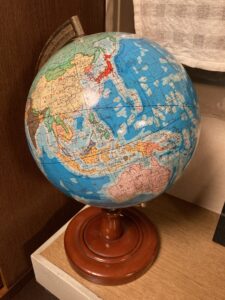 地球儀を入手しました！
